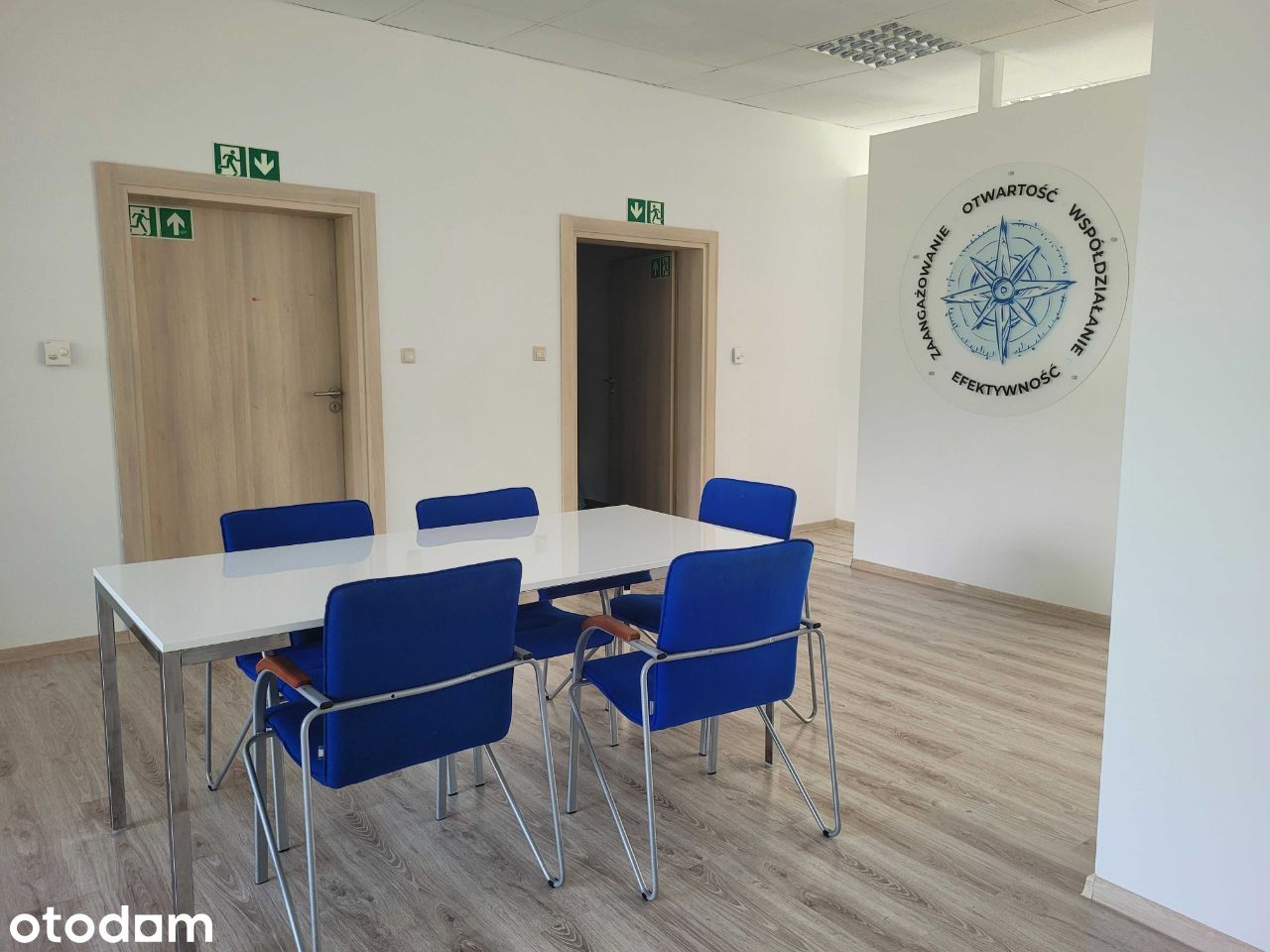 Przestrzeń jadalna w części wspólnej